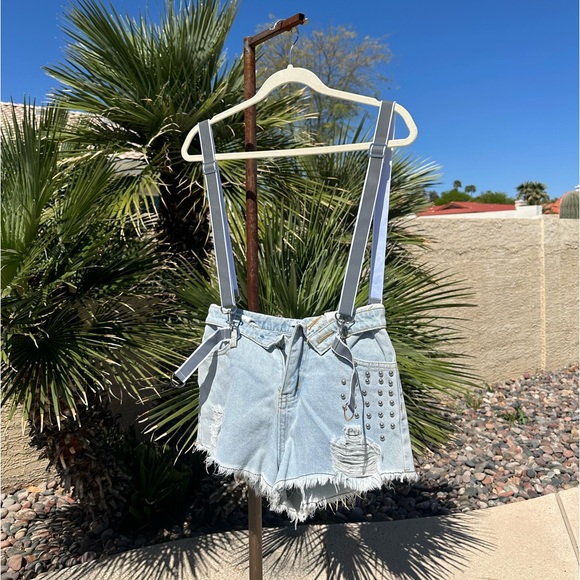 🩷 Lychee the label studded overall short shorts XS S 🩷 - Picture 1 of 6